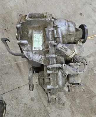 Gearbox transfer box case