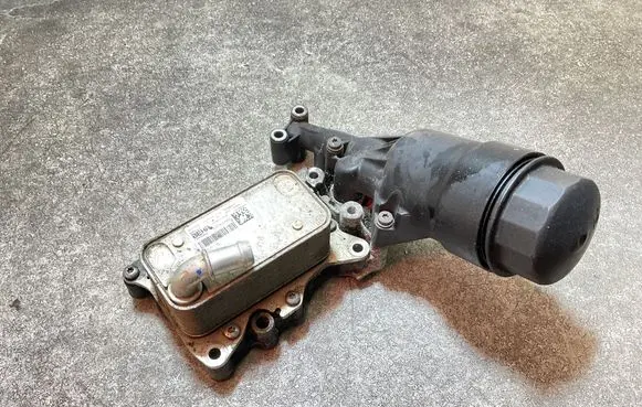 Mercedes-Benz Sprinter W906 Oil filter mounting bracket A6511801165 U7902005 7058682601