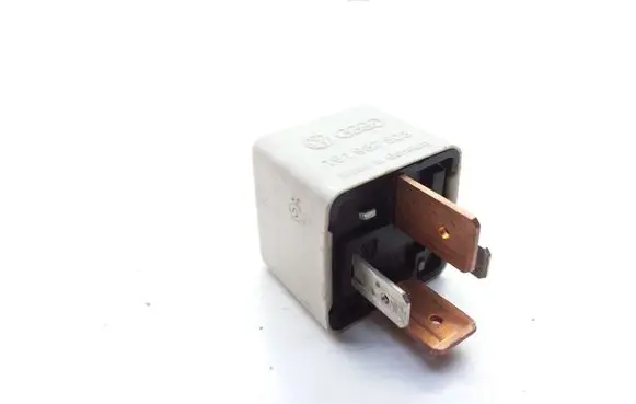 Volkswagen PASSAT B3 Hazard warning light relay 191937503