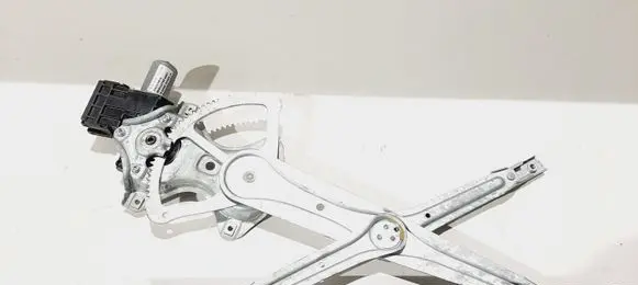 Toyota C-HR I Front door window regulator motor 69820F4010
