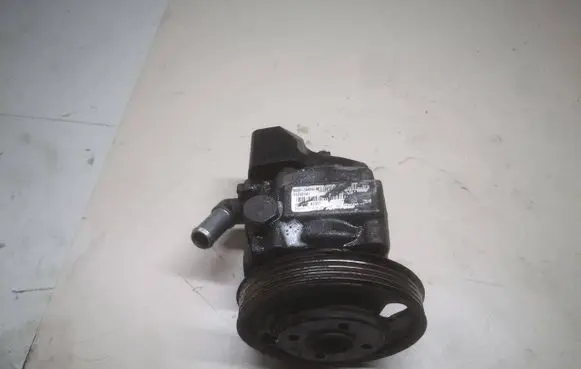 Volvo S80 Power steering pump 31200541