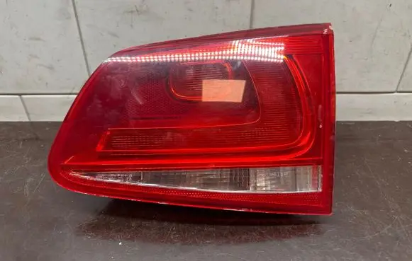 Volkswagen Touareg II Tailgate rear/tail lights 7P6945094A