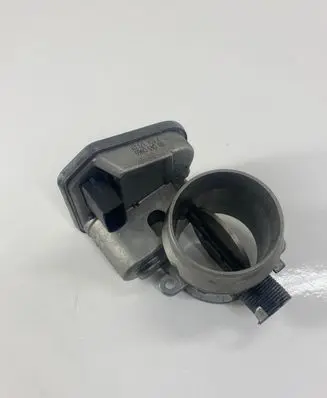BMW 1 E81 E87 Throttle valve 7804373 B80450965