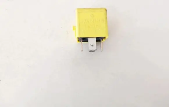 Mercedes-Benz E W210 Other relay A0025421419 V23134-A52-X335