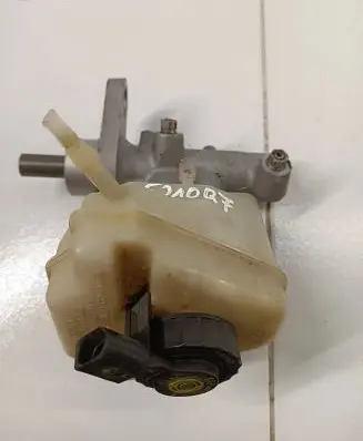 Audi Q7 4L Master brake cylinder 033508