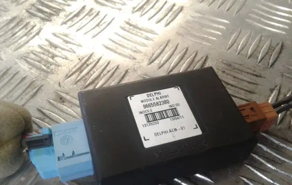 Peugeot 508 Alarm control unit/module 9665582380