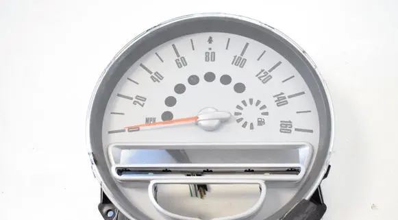 Speedometer (instrument cluster)