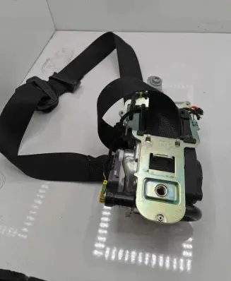 Mercedes-Benz E W212 Front seatbelt 010R0000 617112200 05360127