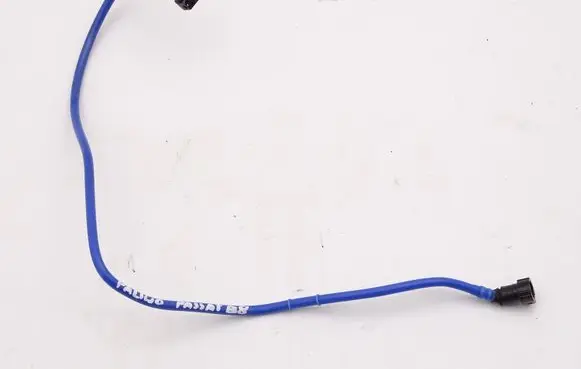 Volkswagen PASSAT B8 Fuel line pipe