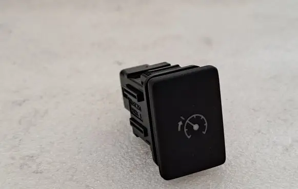 Toyota Avensis T270 Cruise control switch 15C251 8447005010