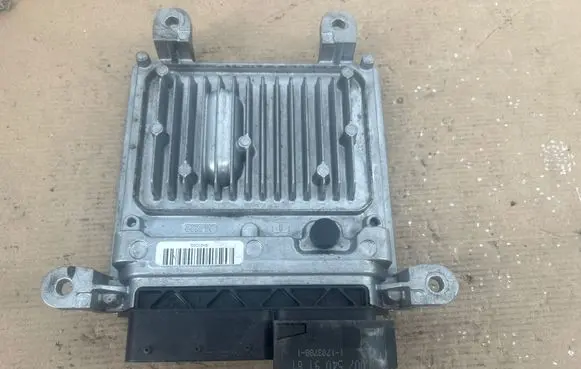 Mercedes-Benz E AMG W210 Engine control unit/module A6519005301 28292738 A6519013301