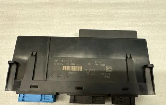 BMW 5 F10 F11 Comfort/convenience module 10681810 7768085300 106818