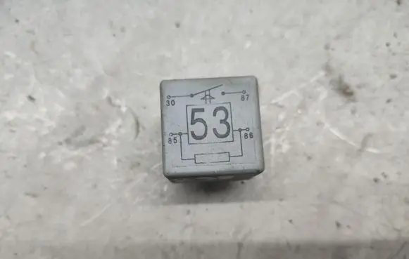 Skoda Octavia Mk1 (1U) Other relay 141951253B