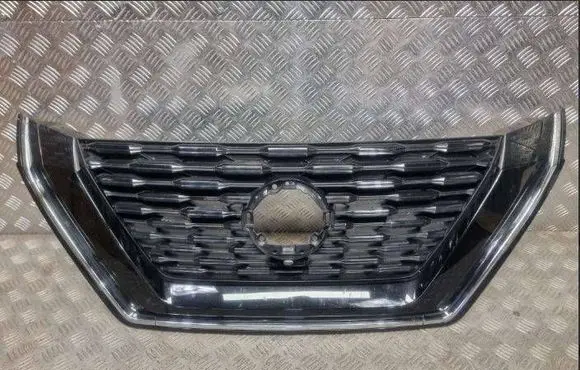 Nissan X-Trail T33 Front bumper upper radiator grill 623106RU0A