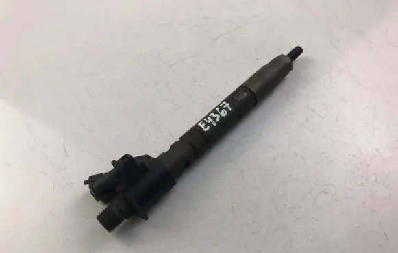 Volvo XC60 Fuel injector 31272690