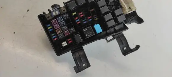Mazda 6 Fuse module