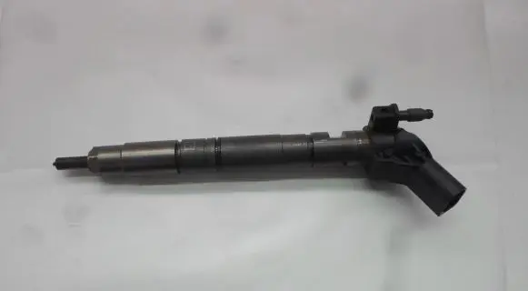 Audi A5 8T 8F Fuel injector 059130277AP 0445116008