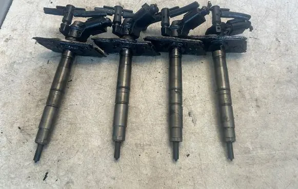 Audi A4 S4 B8 8K Fuel injectors set 03L130277 0445116030