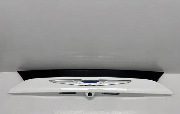 Chrysler Pacifica Trunk door license plate light bar 5UT85GW7AE 410028U6