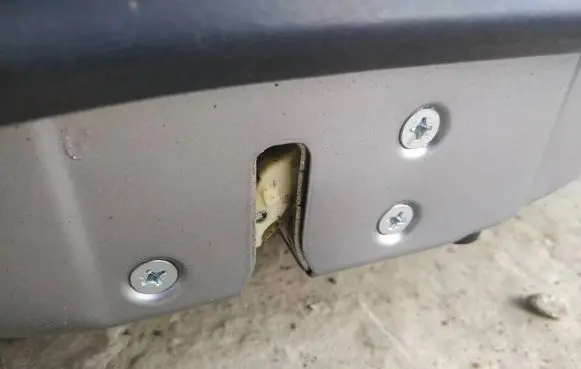 Honda CR-V Front door lock