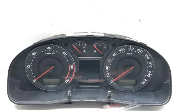Skoda Superb B5 (3U) Speedometer (instrument cluster) 3U0920841A