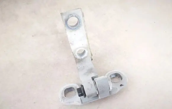 Volvo V40 Front door upper hinge 31424656