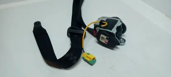 Volkswagen Phaeton Front seatbelt 560976701