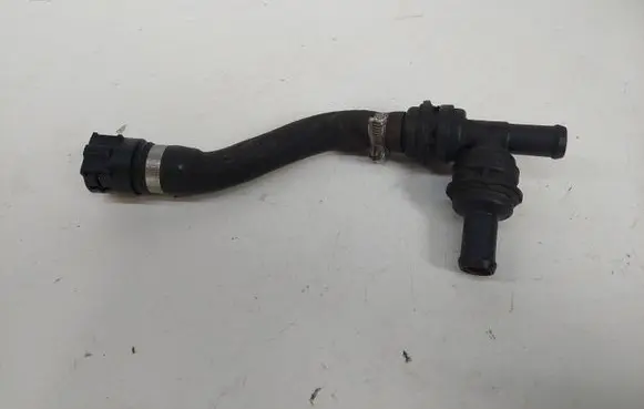 BMW 5 E39 Engine coolant pipe/hose