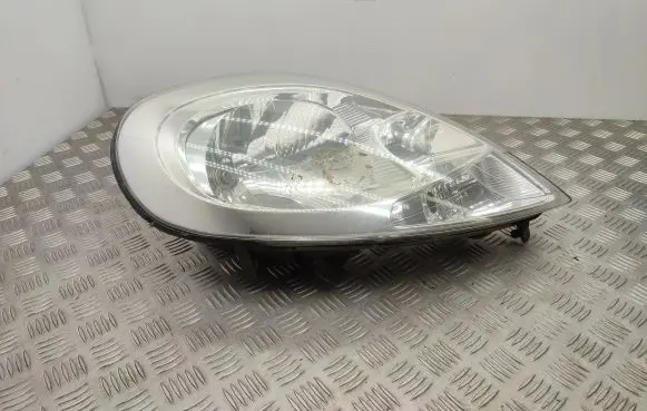 Opel Vivaro Headlight/headlamp 8200701366