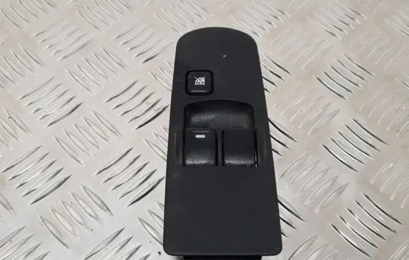 Mitsubishi Colt Electric window control switch MR587959 C8DD342M