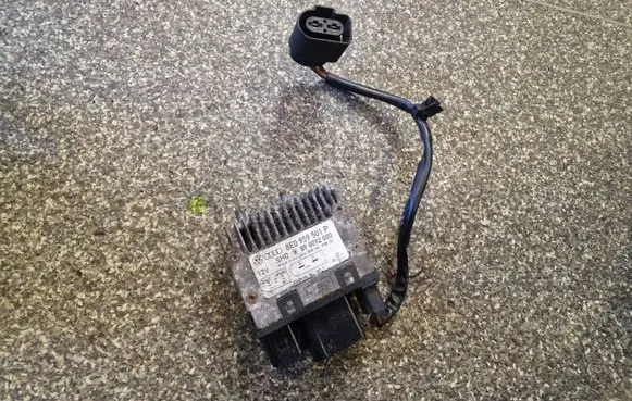 Audi A4 S4 B7 8E 8H Coolant fan relay 8E0959501P