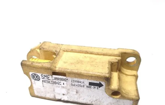 Volkswagen Bora Airbag deployment crash/impact sensor IJ0909606M