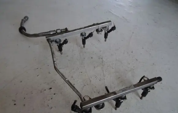 Mercedes-Benz CLS C219 Fuel main line pipe