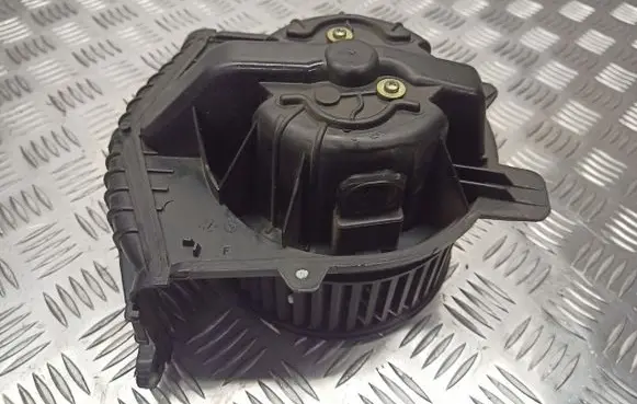 Renault Scenic II - Grand scenic II Front door blower motor J84F666583V