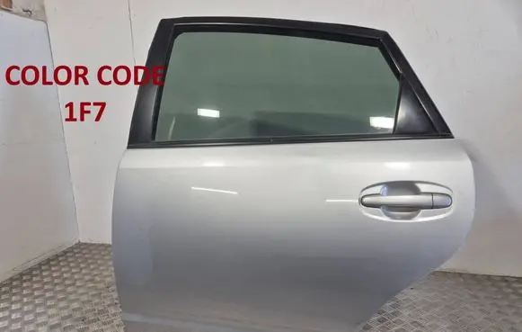 Toyota Prius (XW20) Rear door 