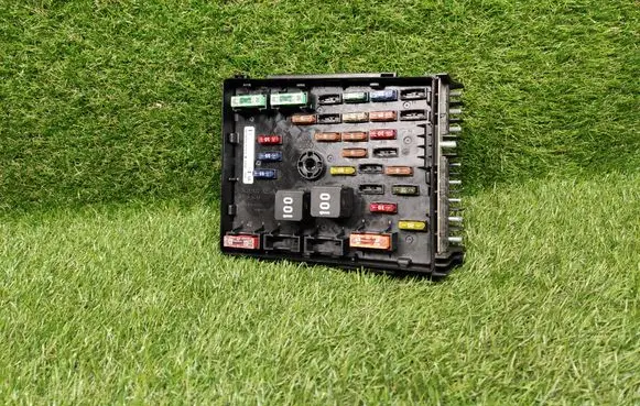 Volkswagen Tiguan Power management control unit 3C0937125A 63595743