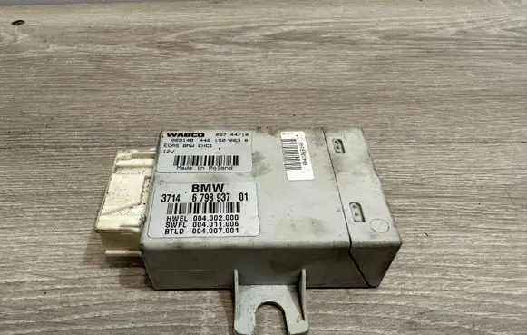 BMW 5 F10 F11 Air suspension control unit module (rear) 6798937 004002000 004001001