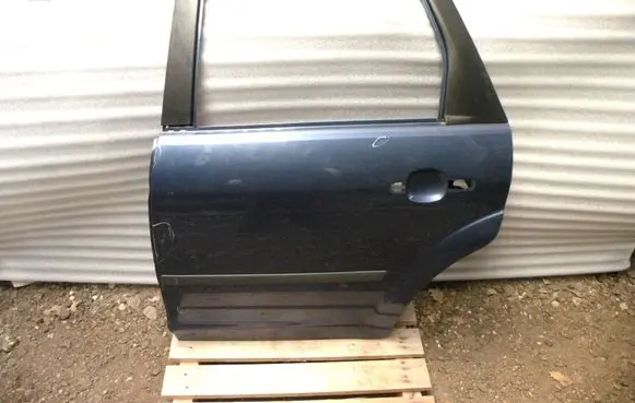 Ford Focus Rear door 1505769