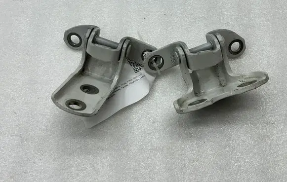 Rear door hinge set