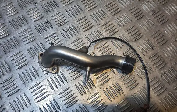 Volkswagen PASSAT CC EGR valve line/pipe/hose 03L131521AF