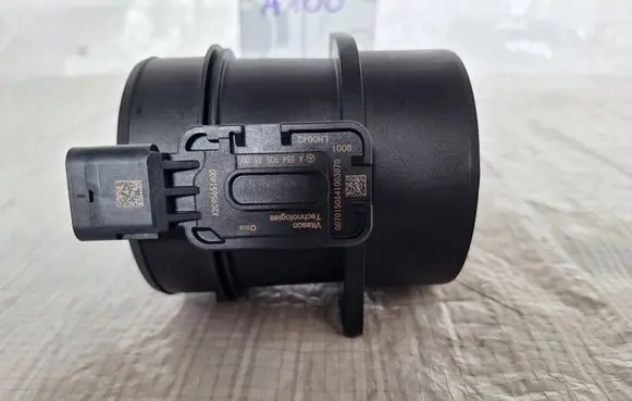 Mercedes-Benz V Class W447 Mass air flow meter A6549053500