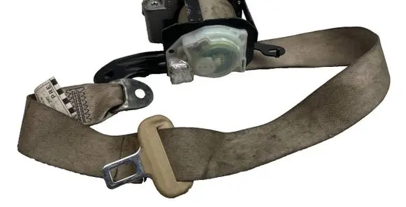Rear seatbelt