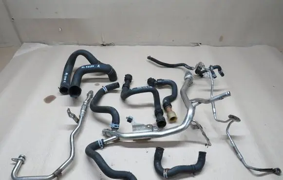 Opel Insignia A Engine coolant pipe/hose 