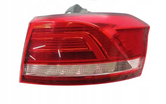 Volkswagen PASSAT B8 Rear/tail lights 