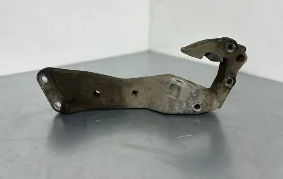 BMW 5 GT F07 Gearbox mounting bracket 6777615