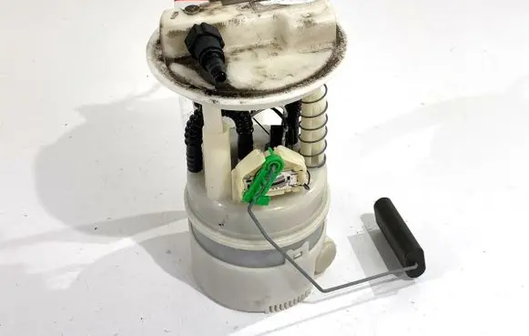 Renault Clio III In-tank fuel pump 