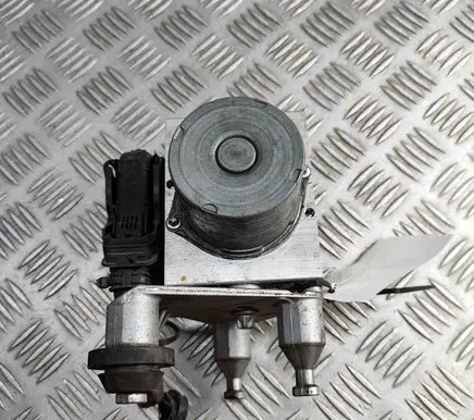Mercedes-Benz E A207 ABS Pump A2124310148