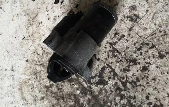 Peugeot 207 Starter motor 966352888000