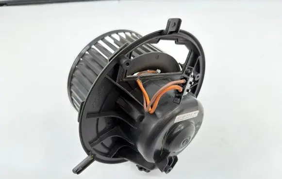 Volkswagen PASSAT B7 Heater fan/blower 3C1820015Q