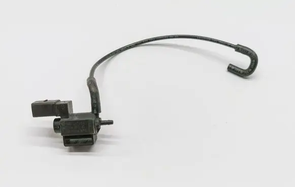Audi A8 S8 D4 4H Turbo solenoid valve 037906283C